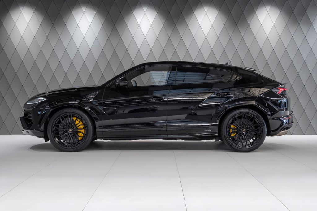 Urus 4.0 V8 SE 2026 BLACK/YELLOW AKRAPOVIC CARBO - Bild 4