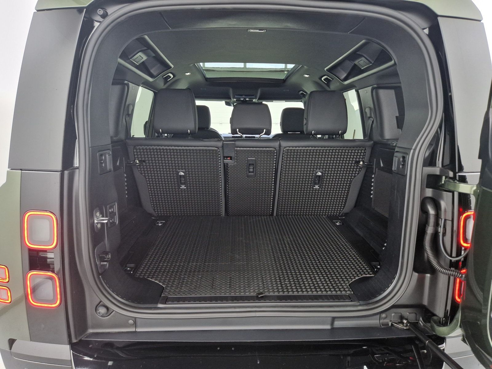 LAND ROVER Defender 110 3.0 Diesel D250 X-Dynamic SE 110 X- – Bild 11