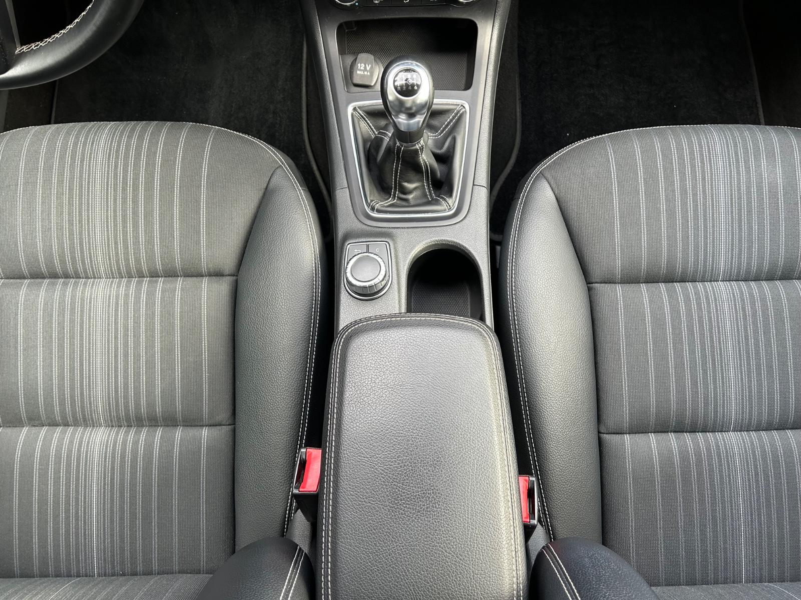 Mercedes-Benz B 180 AMG Line 2. Hand Navi Klima Teilleder USB