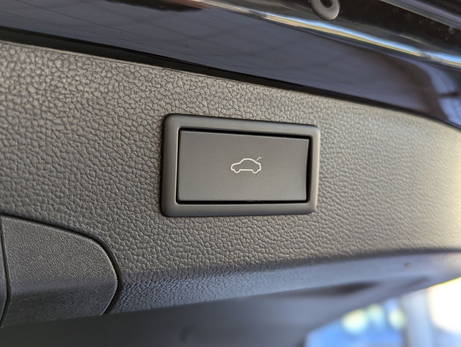 Fahrzeugabbildung SKODA Superb 2.0TDI DSG 4x4 Pano Matrix ACC AHK 5J Gar