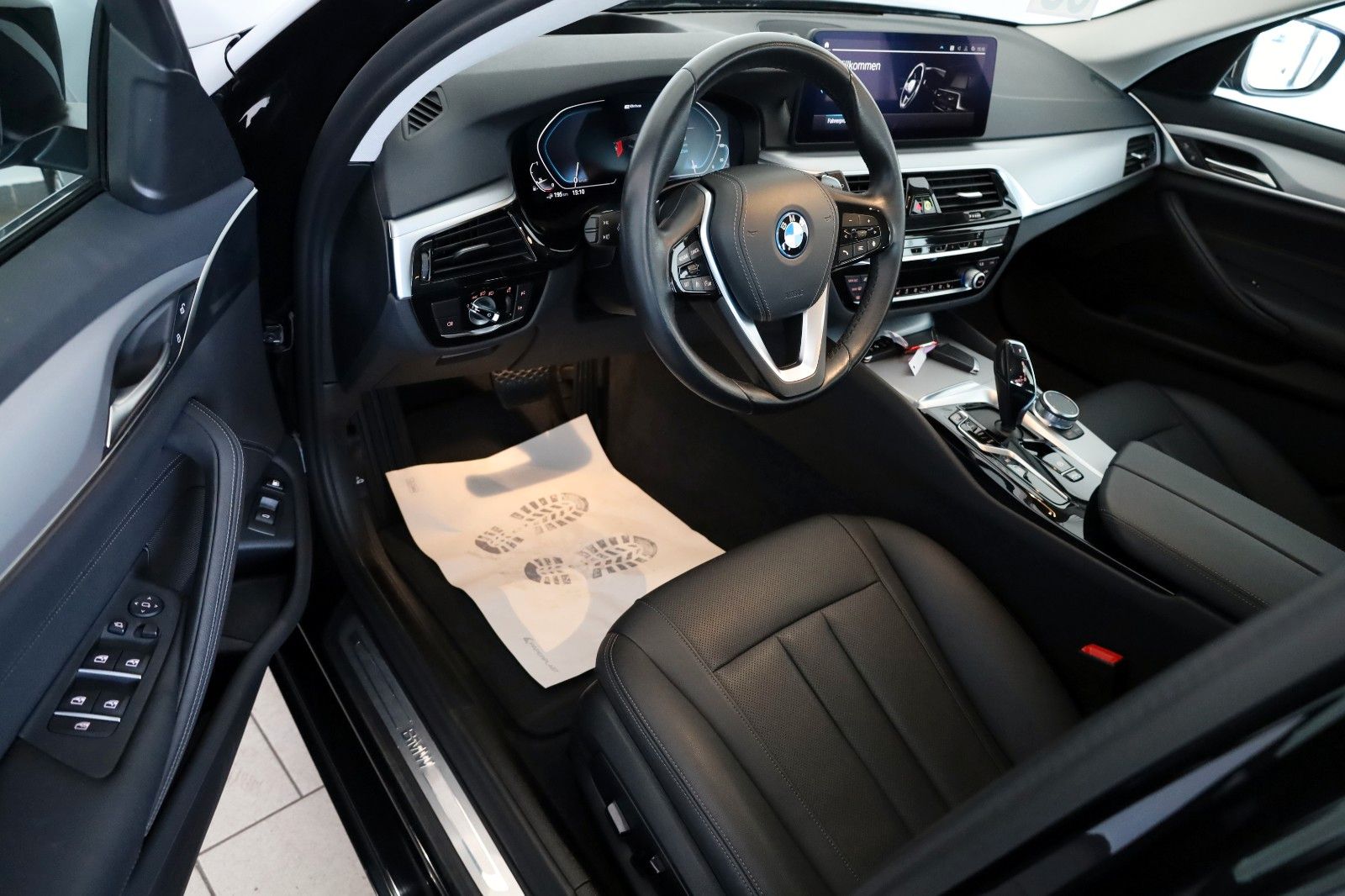 Fahrzeugabbildung BMW 530 e Touring,Leder,Navi,LED,SH,Kamera,HUD