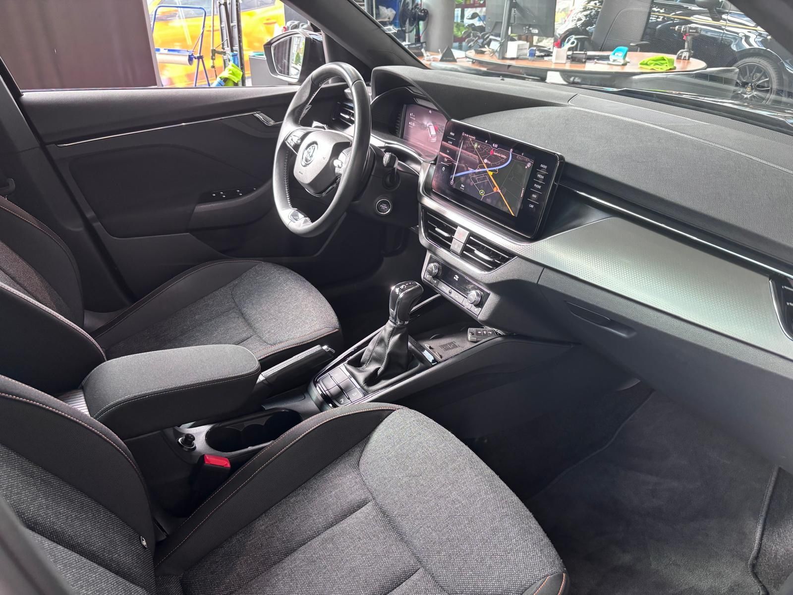 Fahrzeugabbildung SKODA Kamiq 1.5 TSI Clever  NAVI PANO KAMERA
