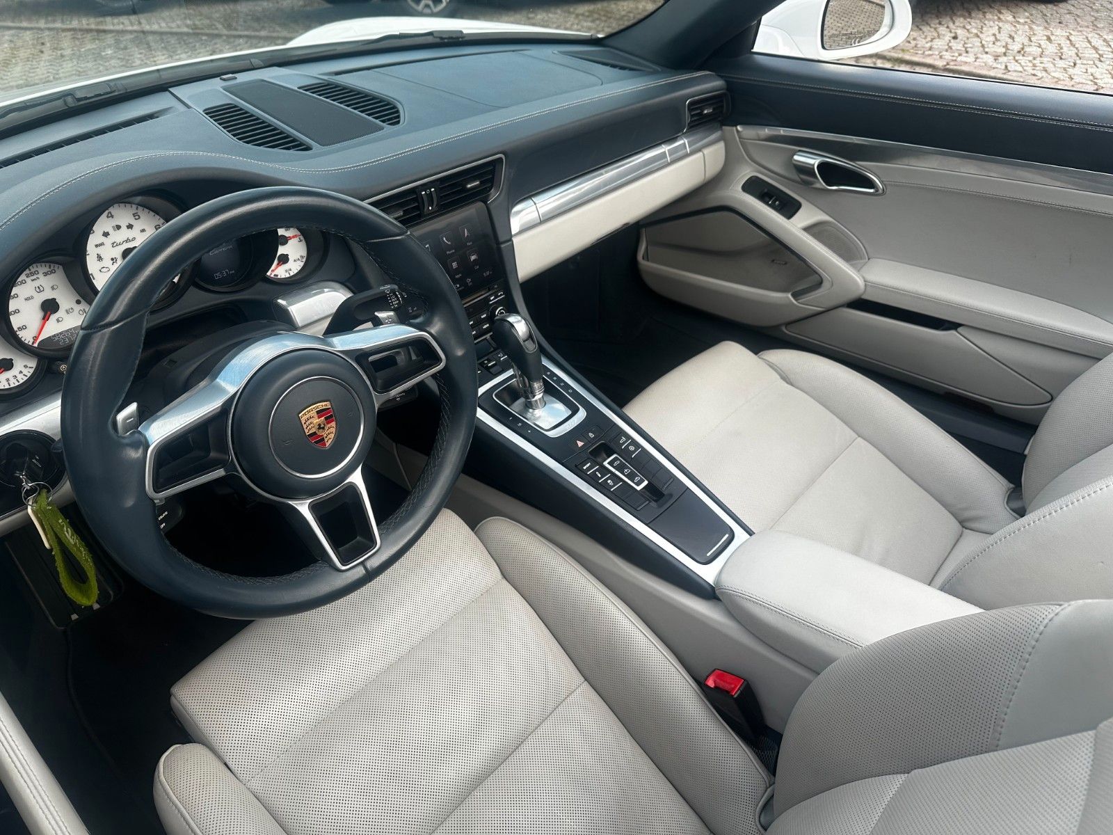 Fahrzeugabbildung Porsche 911 Carrera Cabriolet