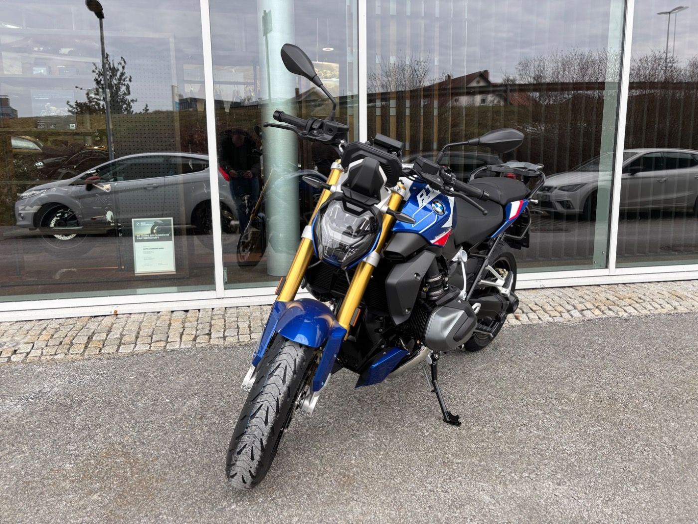 Fahrzeugabbildung BMW R 1250 R Style Sport 3 Pakete