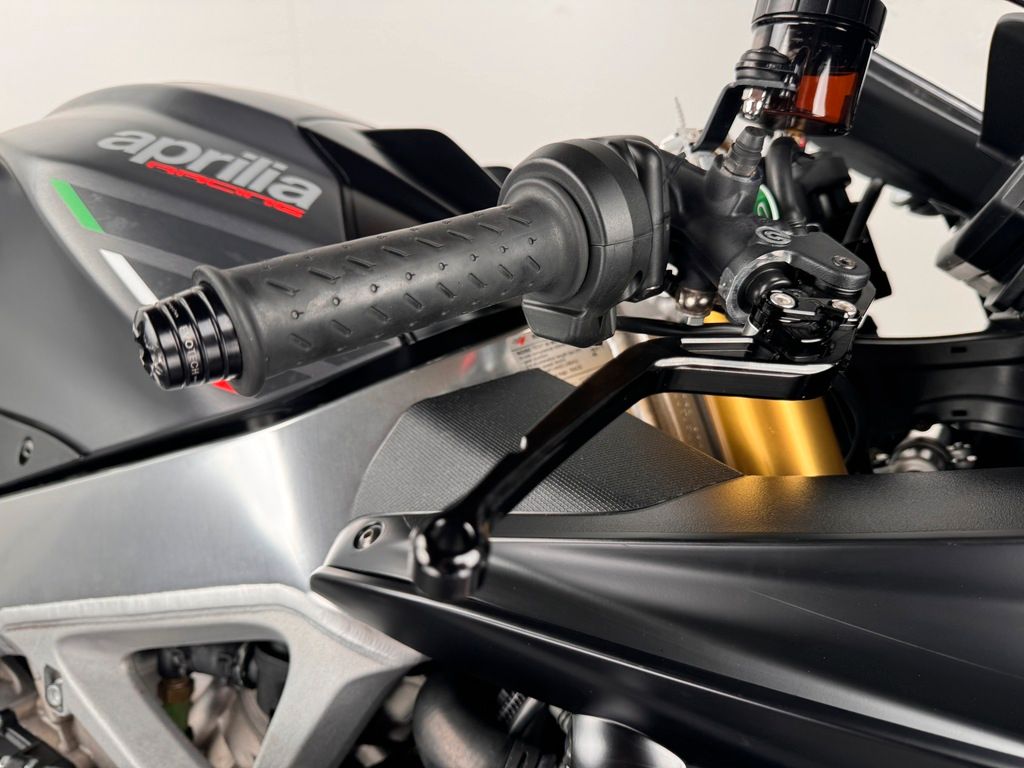 Fahrzeugabbildung Aprilia RSV4 RR *ARROW *TOP-ZUSTAND *2. HAND