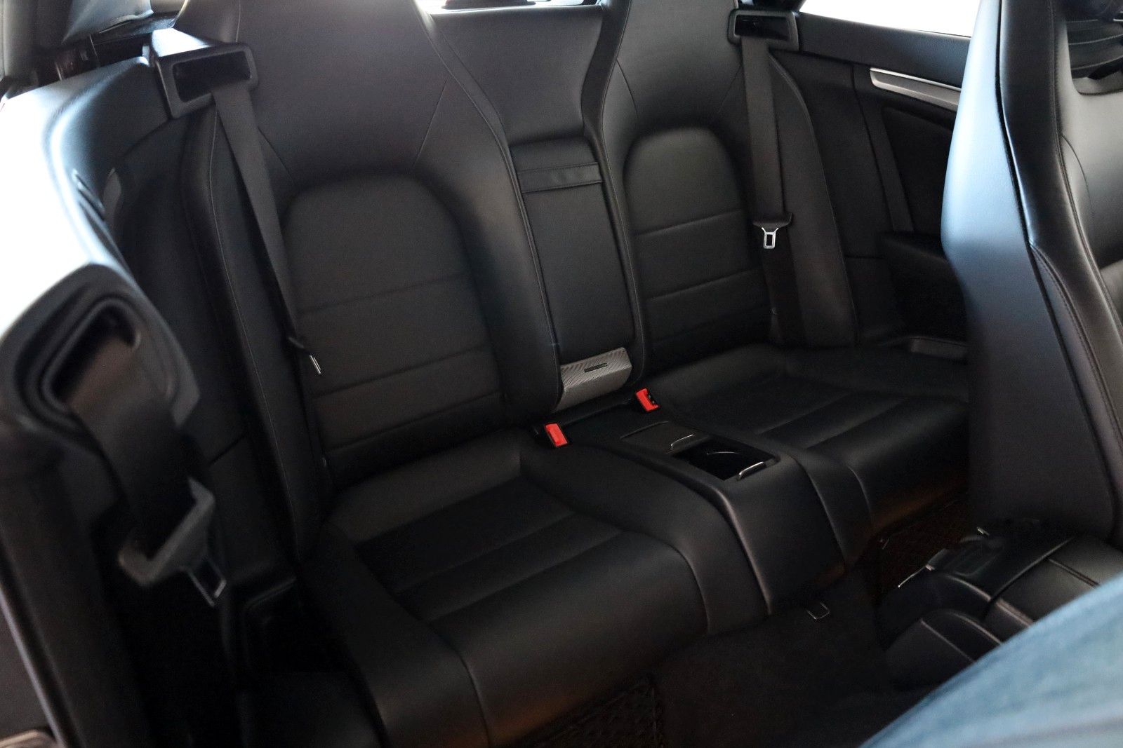 Fahrzeugabbildung Mercedes-Benz E400 Cabrio AMG Line Leder,Navi,LED,H/K,Airscarf