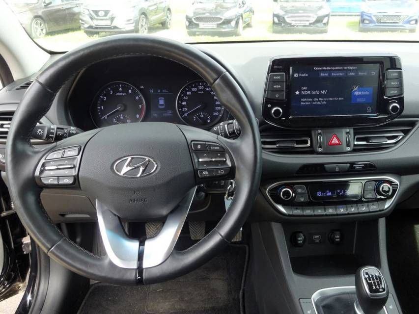 Fahrzeugabbildung Hyundai i30 Kombi 1,5 T-GDI 48V-Hybrid Edition 30