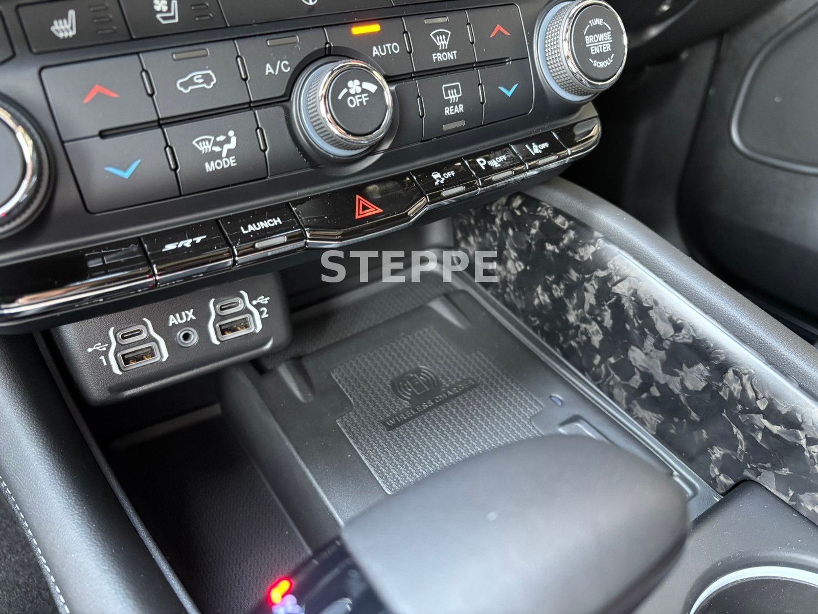 Dodge Durango SRT AWD 6,4 V8  AlcHEMY 6 Sitzer