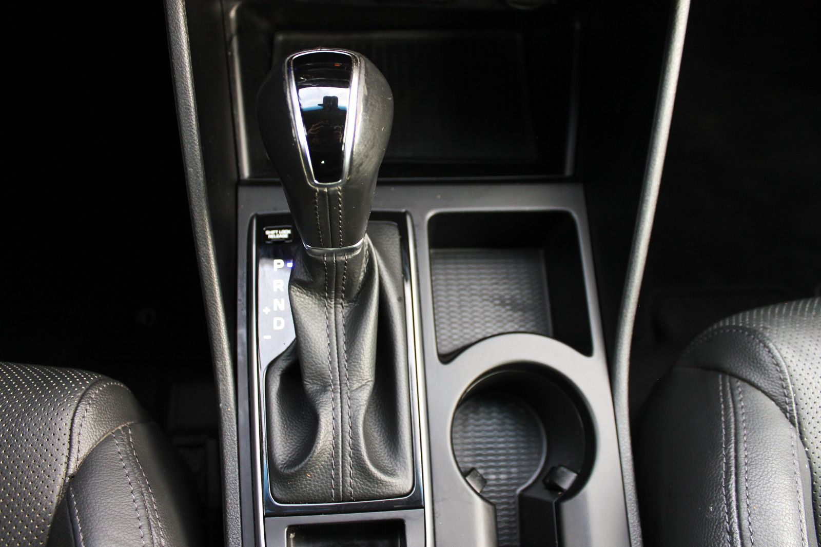 Fahrzeugabbildung Hyundai Tucson 1.6 Turbo Premium 4WD LED SHZ AHK KAM BT