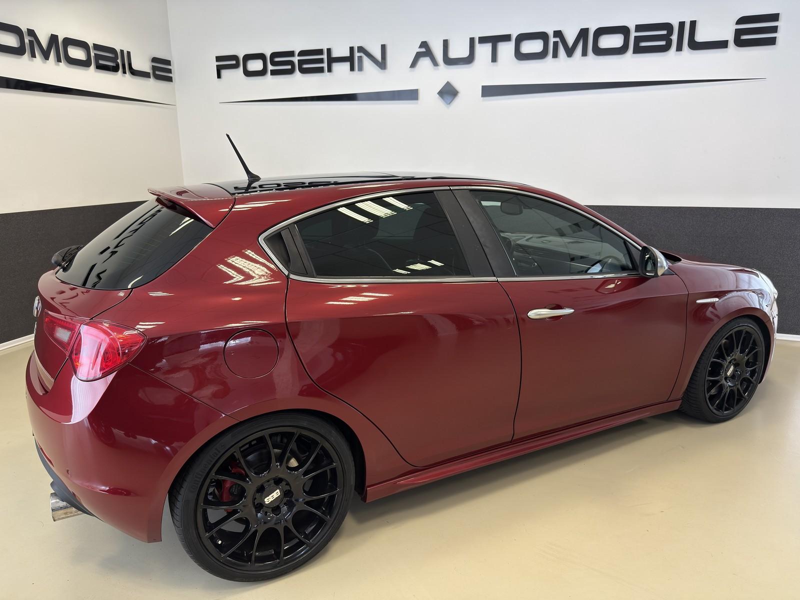 ALFA ROMEO GIULIETTA 1.8 TBI QUADRIFOGLIO VERDE 235ch - INTERIEUR CUIR - TOIT PANORAMIQUE - FREINS BREMBO - PHARES XÉNON
