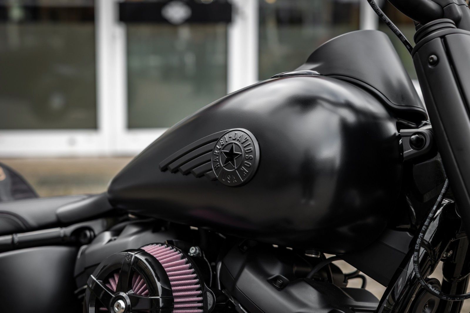 Fahrzeugabbildung Harley-Davidson ALL MATT DARK BOY FLFBS 117 MY25-H-D Kiel Custom