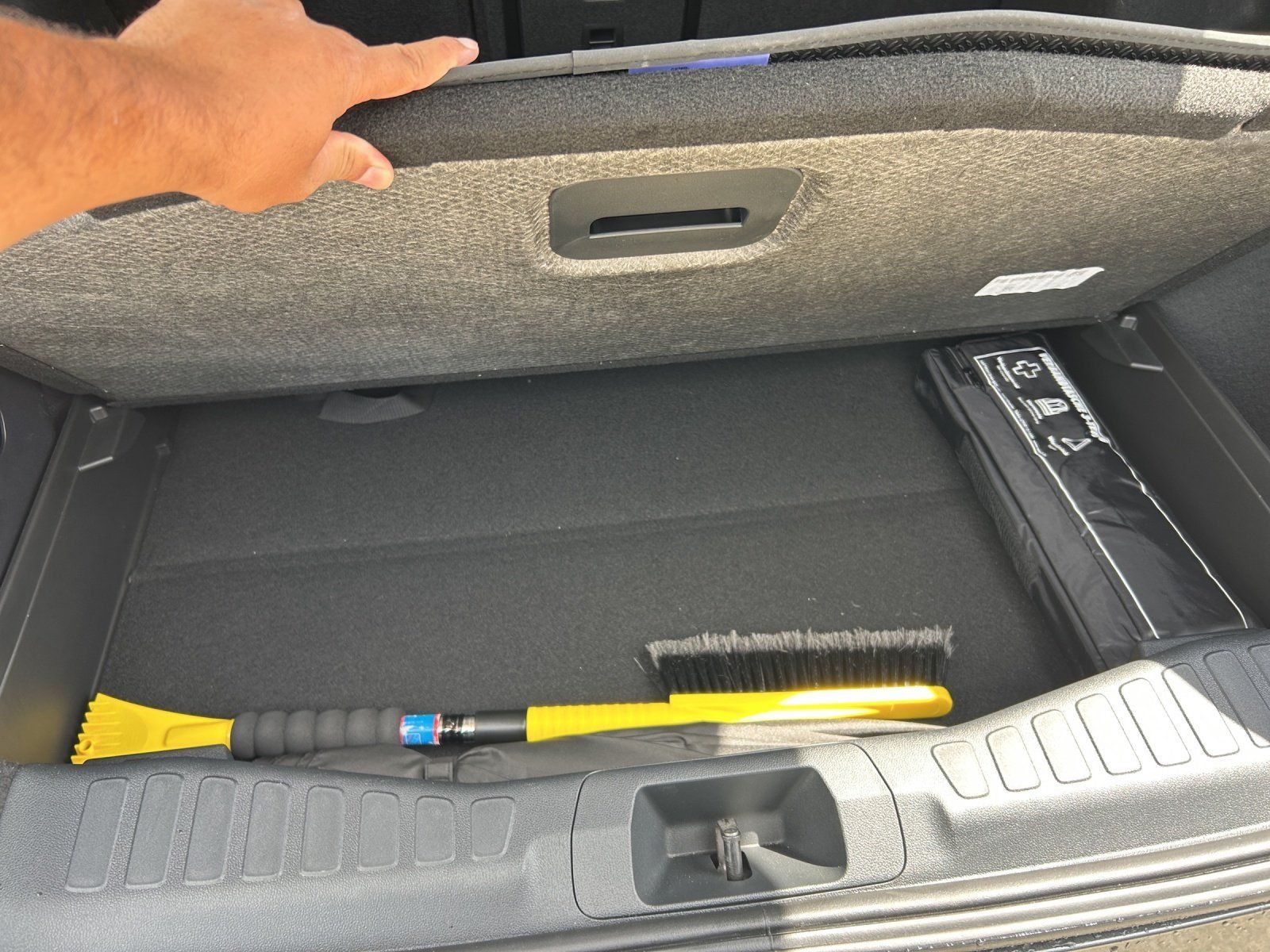 Fahrzeugabbildung Ford Capri Premium 79KW 340PS Glasdach AHK PDC