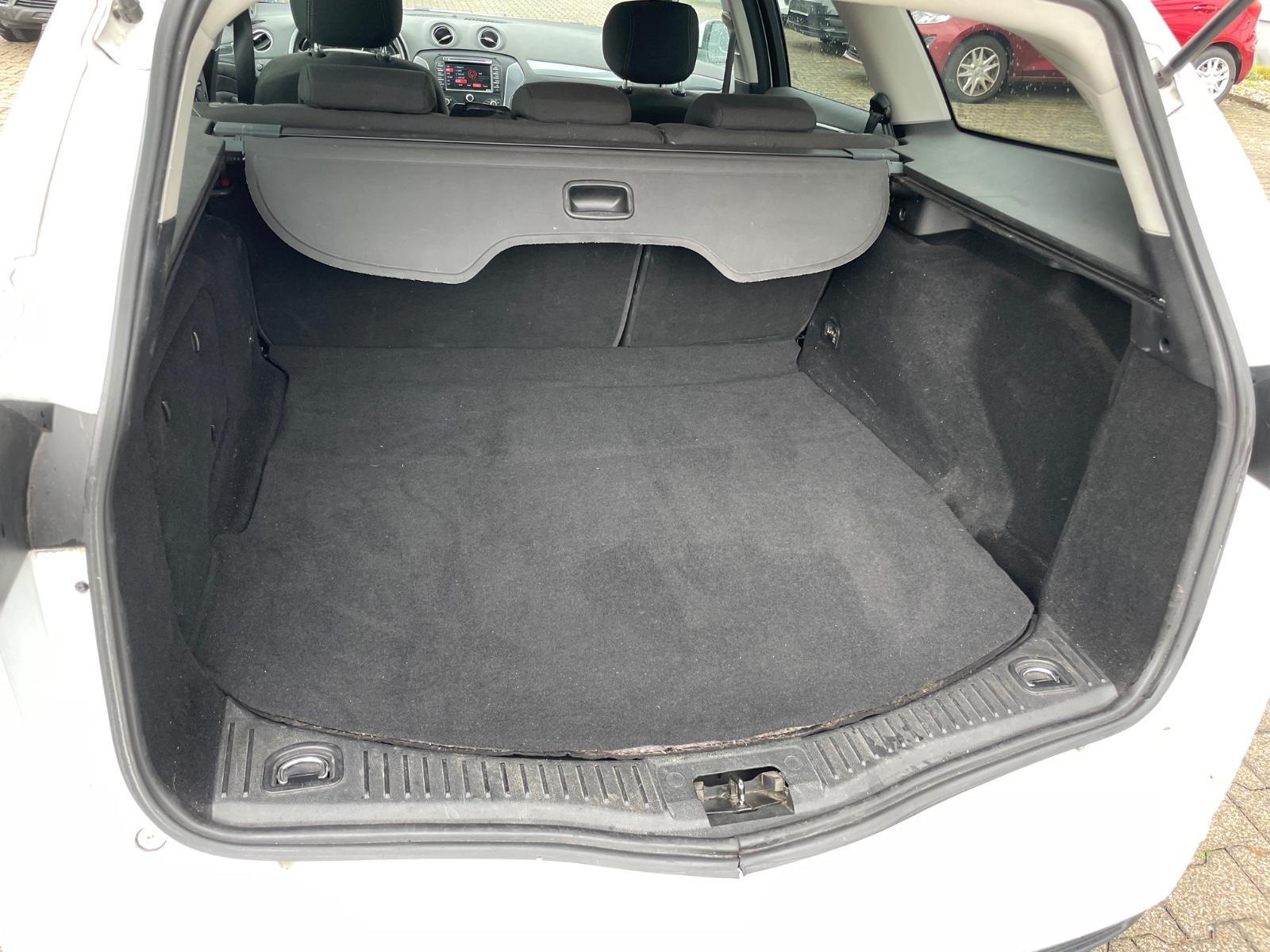 Ford Mondeo 2012 — photo 20