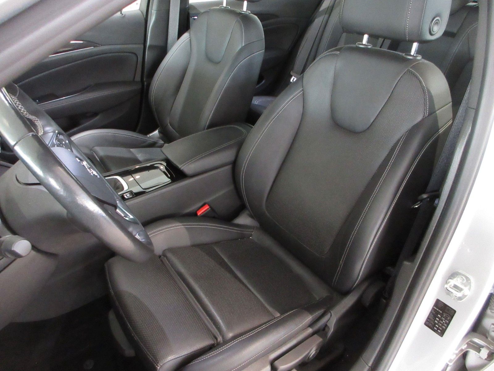 Fahrzeugabbildung Opel Insignia B ST 2.0D B.Elegance LED/SHZ/LHZ/R´CAM