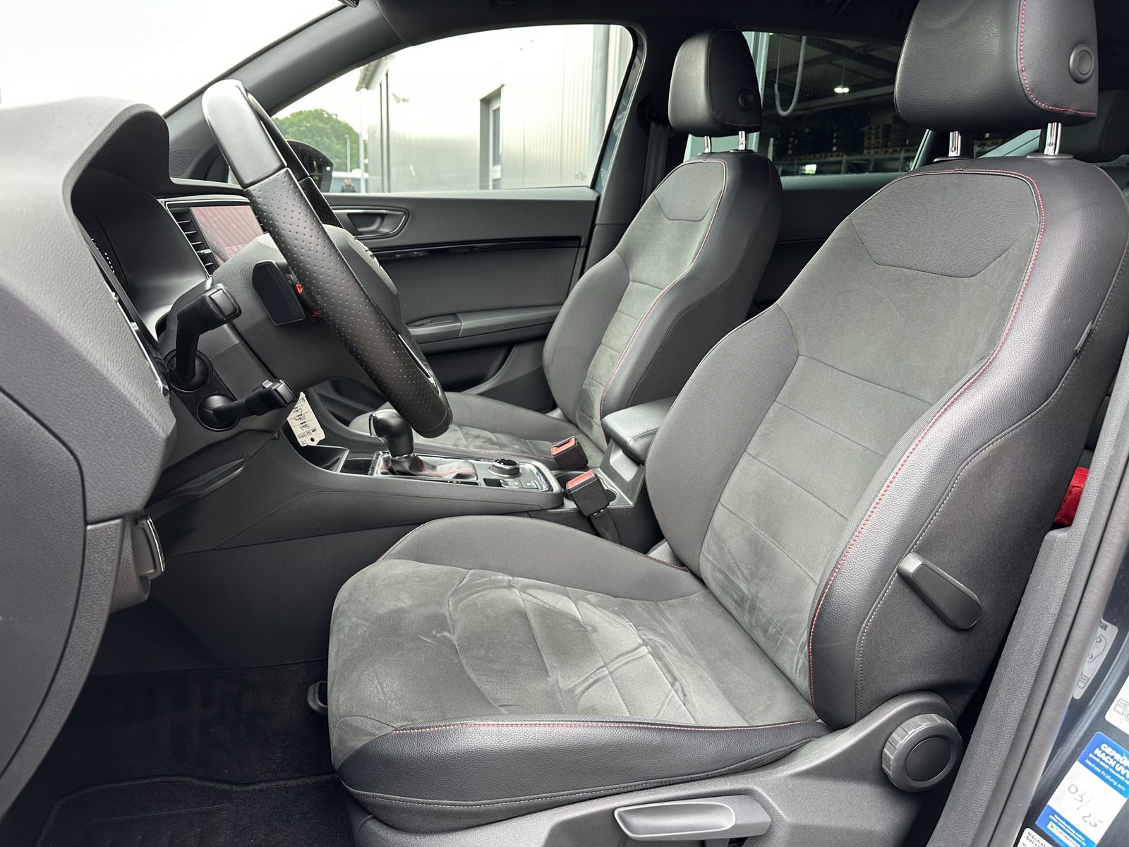 Fahrzeugabbildung SEAT Ateca 2.0 TDI DSG FR NAV+LED+AHK+ACC+CARPLAY+KAM