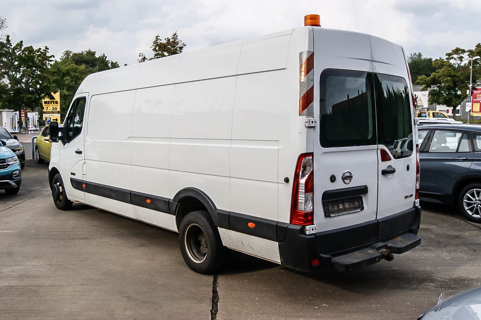 Fahrzeugabbildung Nissan NV400 Kastenwagen L4H2 4,5t COMFORT KLIMAANLAGE