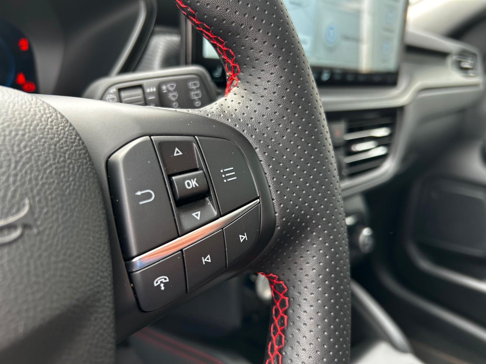 Ford Kuga Hybrid ST-Line X *AWD*PANO*360°*MatrixLED*