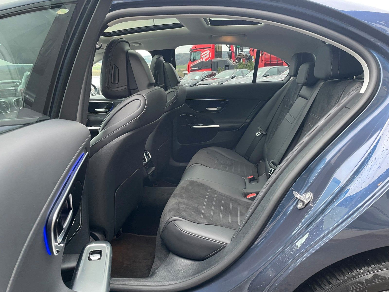 Fahrzeugabbildung Mercedes-Benz C 300de AMG+Distr+Digital+Pano+AHK+360+Night