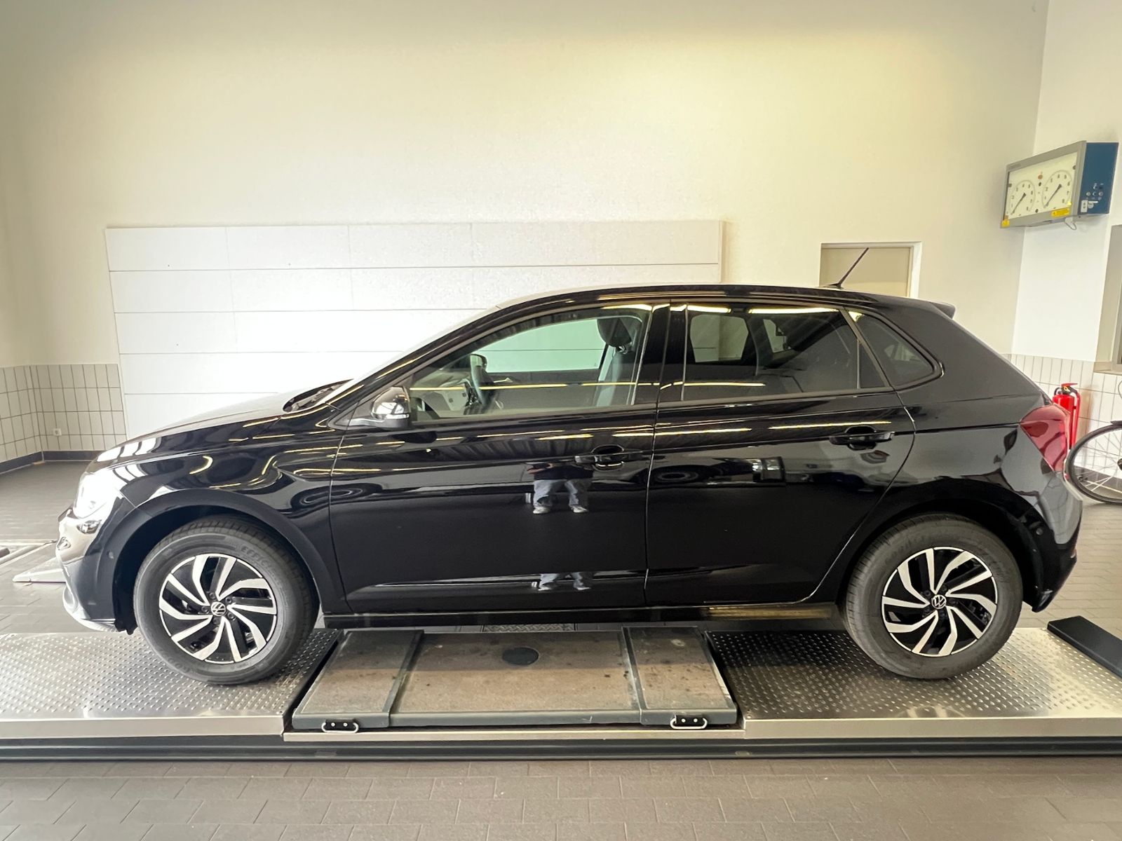 Fahrzeugabbildung Volkswagen Polo Life 1.0 TSI *LED, ACC, Ready2Discover, Kam