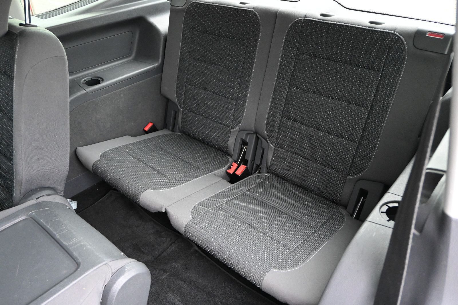 Fahrzeugabbildung Volkswagen Touran 1.6 TDI Comfortline °7-SITZE°KAMERA°02.28