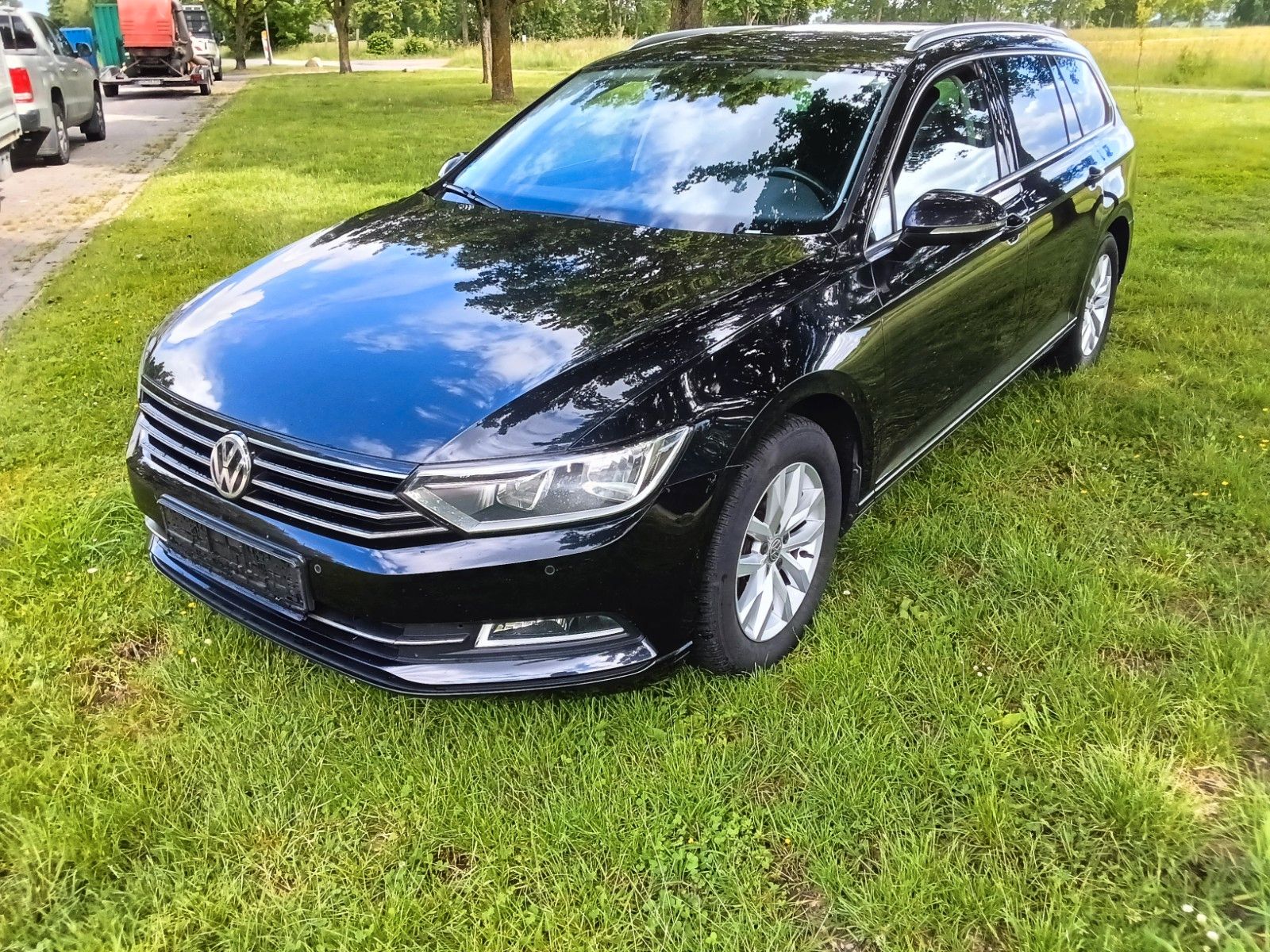 Volkswagen Passat Variant higlin/,Ahk,Navi,6gang,Top!!