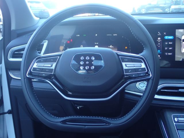 Fahrzeugabbildung DFSK Fengon E5 PHEV El. Panodach digitales Cockpit So