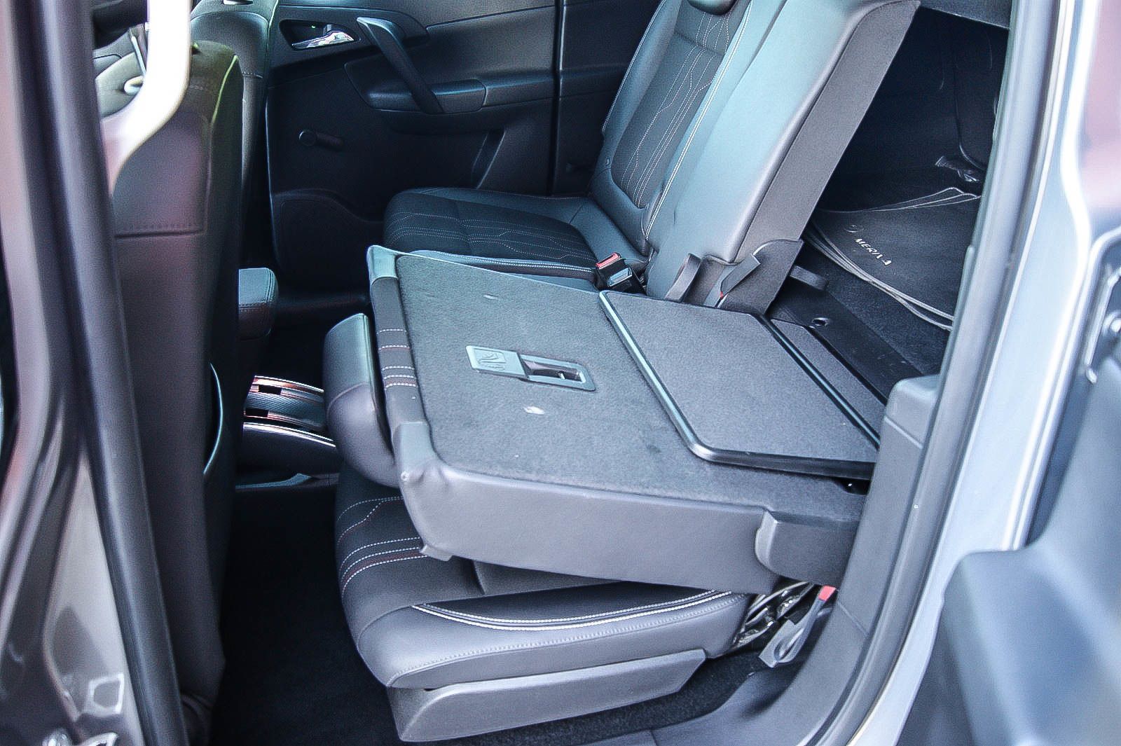 Fahrzeugabbildung Opel Meriva B 1.4Turbo 150 Jahre Opel 1HAND ANHZV PDC