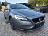 Volvo V40 Momentum - Volvo V40: Momentum