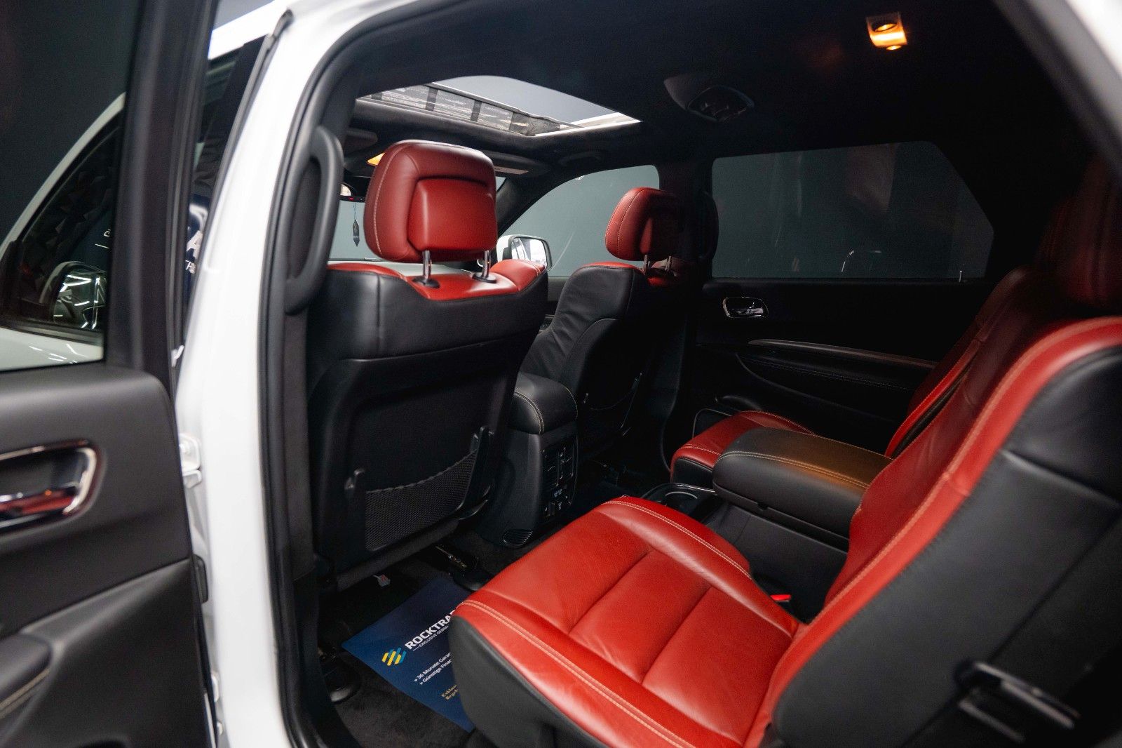 Fahrzeugabbildung Dodge Durango 6.4 V8 SRT Performance 4x4 Night-Paket