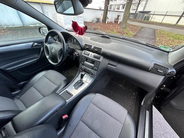 Mercedes-Benz C230 2005 — photo 10
