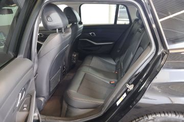 BMW 318 d Advantage DIGITAL+ACC+SIDE+KEY+LED+17"