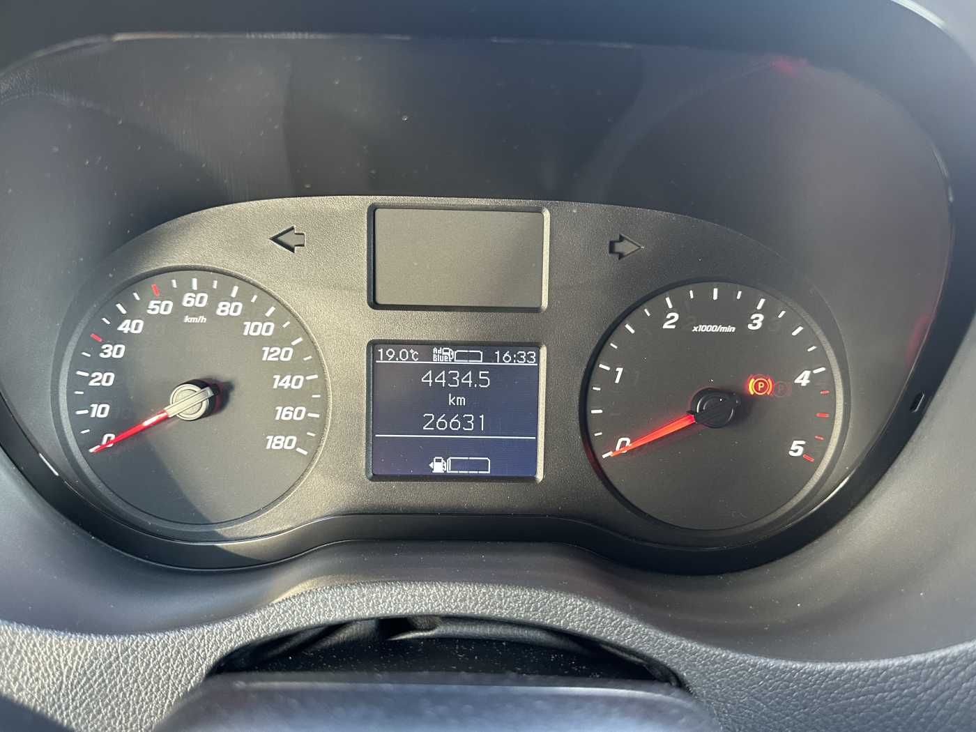 Fahrzeugabbildung Mercedes-Benz Sprinter 317 CDI Koffer LBW Klima Kamera SHZ