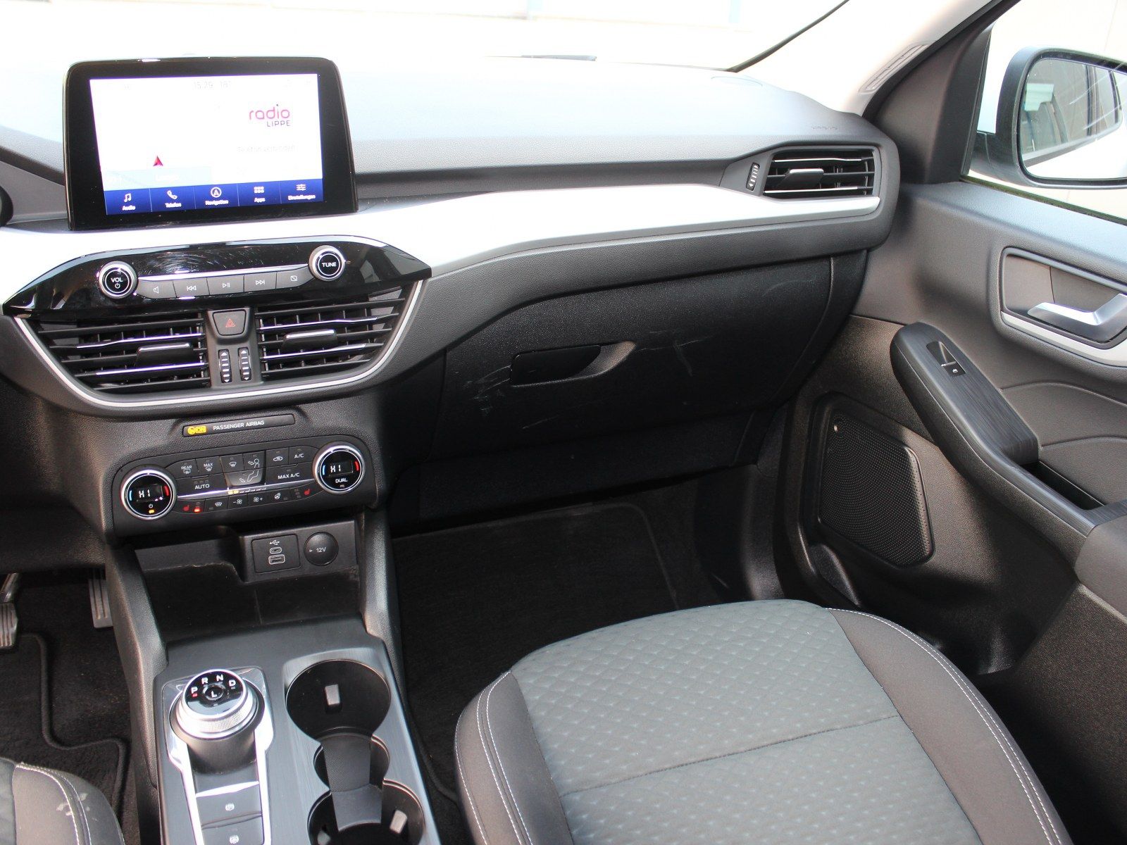 Fahrzeugabbildung Ford Kuga Plug-In Hybrid Cool & Connect 2,5 Duratec