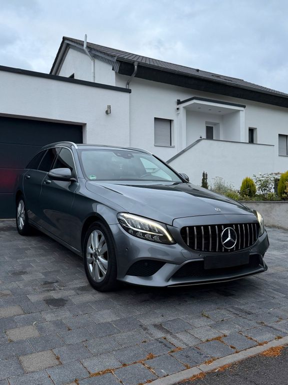 Image of Mercedes-Benz C 220