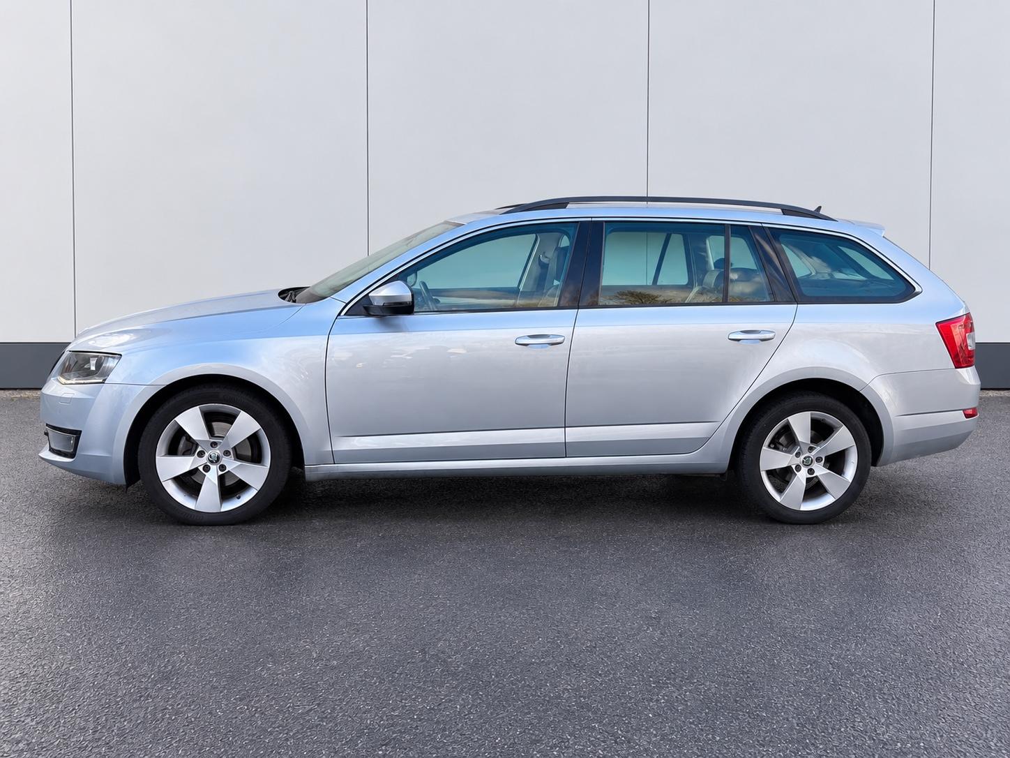 Skoda Octavia 2013 — engine 1.598 cm³, 105 HP (77kW)