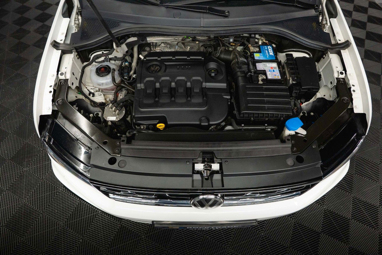 Fahrzeugabbildung Volkswagen Tiguan Comfortline R-Line+ 4Motion *LED*ACC*DAB*