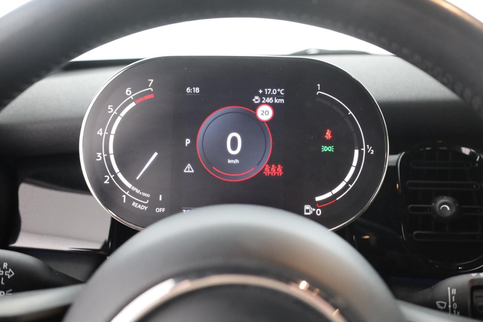MINI Cooper 1.5 Classic Trim LED Navi Kamera Leder