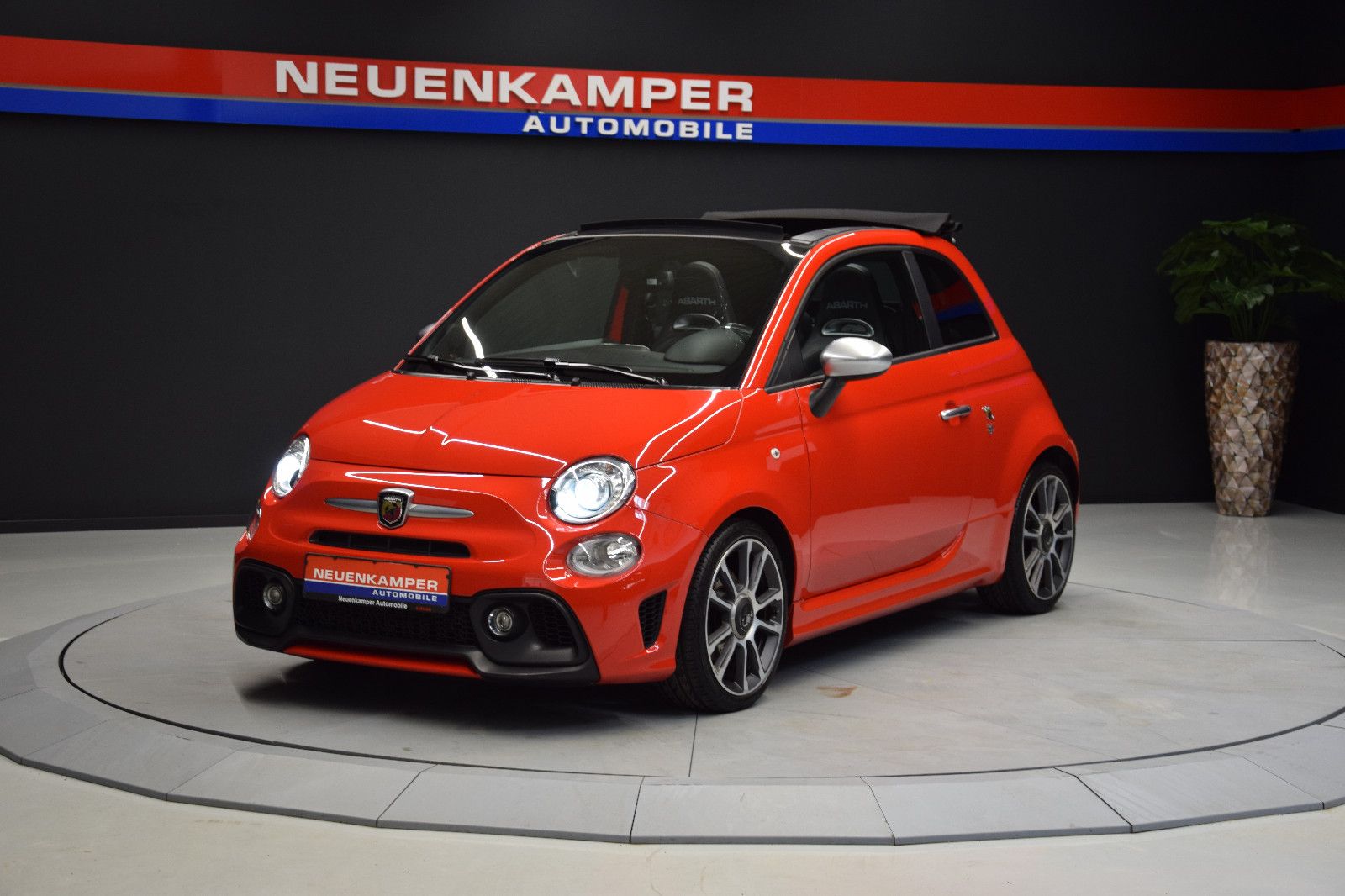 Fahrzeugabbildung Abarth 595 C Turismo Facelift Leder beats PDC UConnect