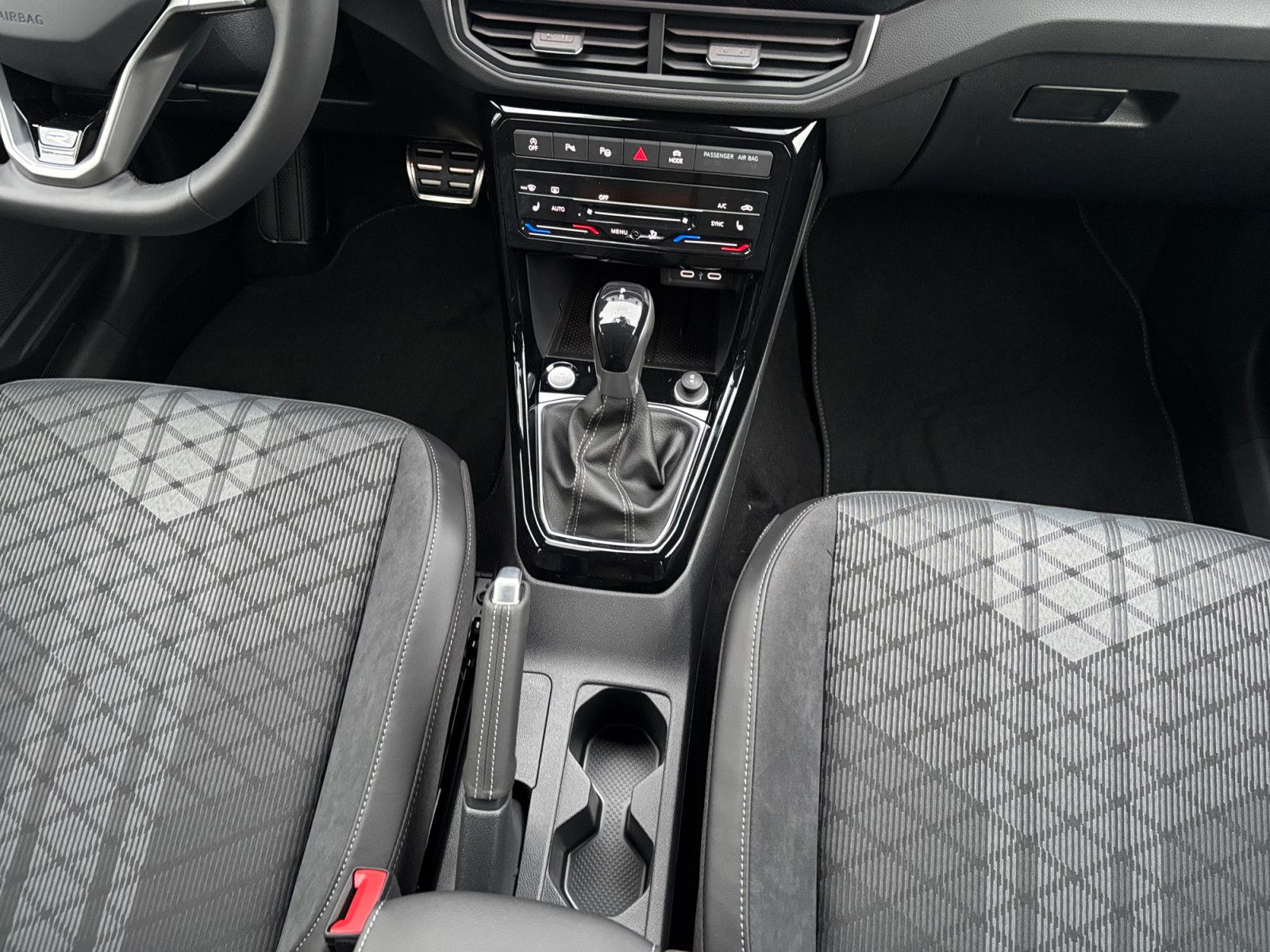 Volkswagen T-Cross - Bild 8