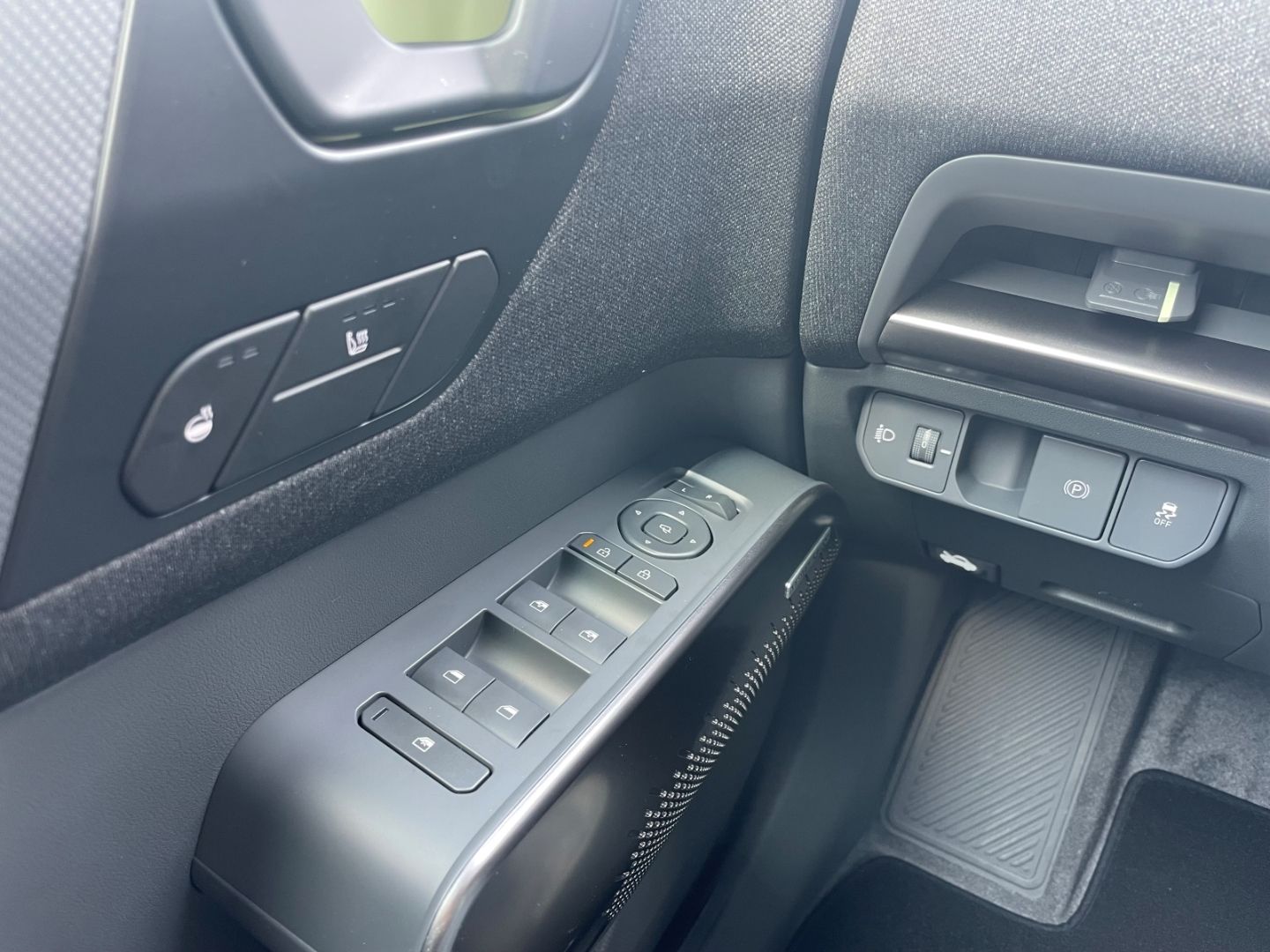 Fahrzeugabbildung Kia EV2 108 kW Earth 360 Kamera totWinkAss LED DAB
