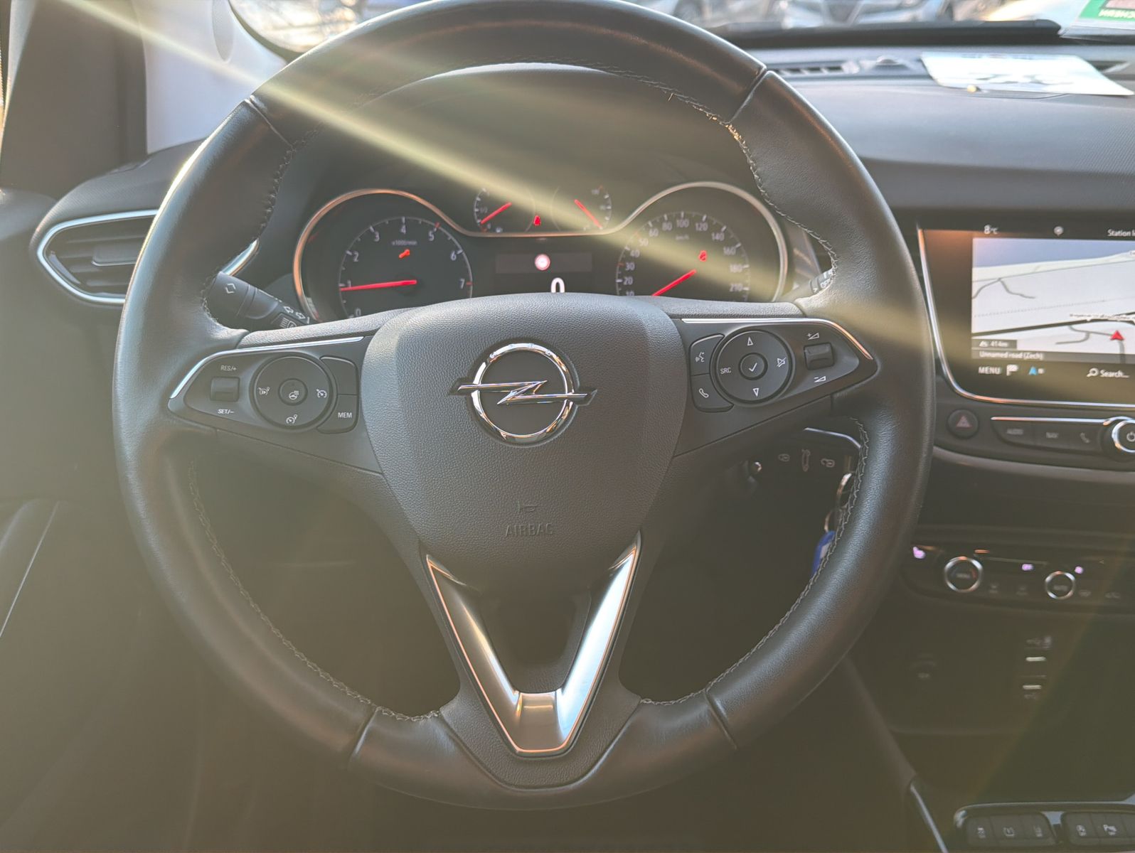 Fahrzeugabbildung Opel Crossland Elegance