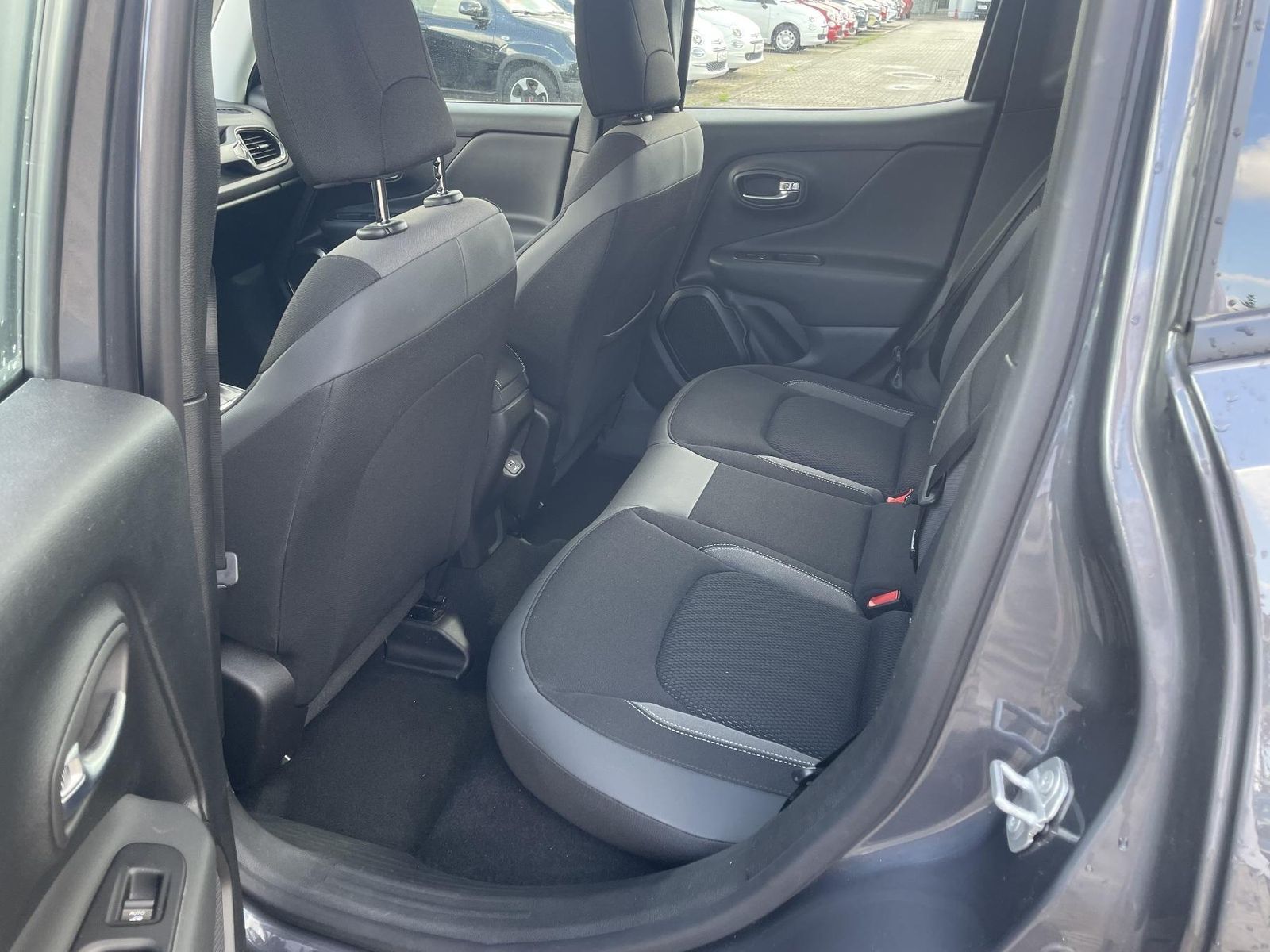 Jeep Renegade - Bild 13