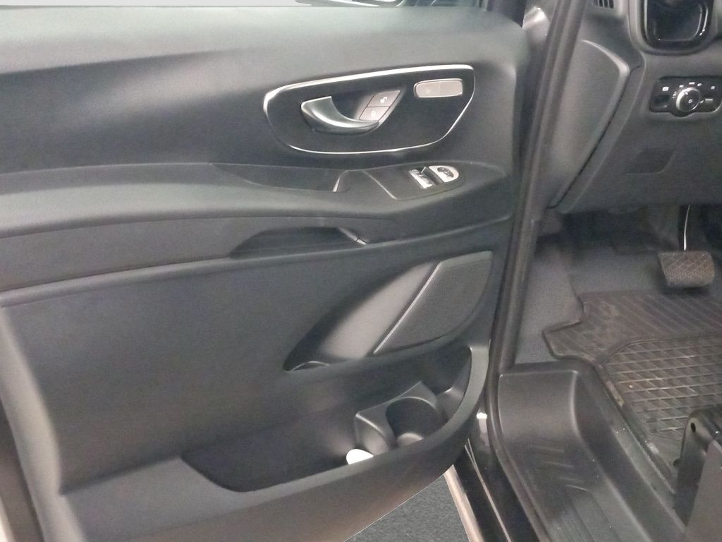 Fahrzeugabbildung Mercedes-Benz Vito 119 CDI 4x4 Mixto Lang AHK*Navi*Standh.*LED