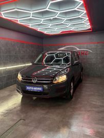 Volkswagen Tiguan - 4