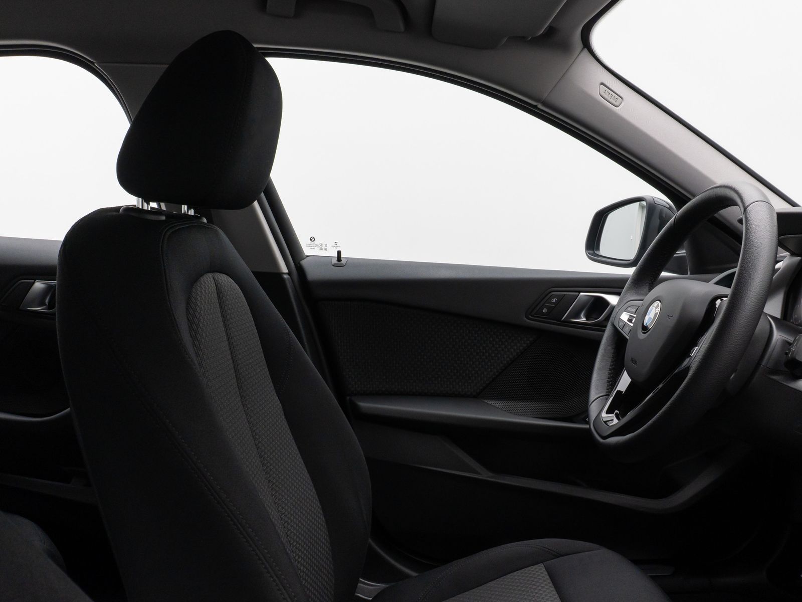 Fahrzeugabbildung BMW 118i PDC DAB CockPitPro AHKFernlichtassistent