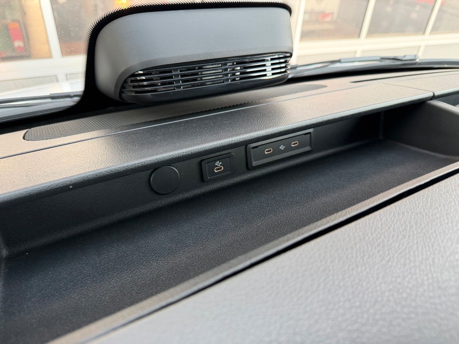 Fahrzeugabbildung Mercedes-Benz Sprinter 317 CDI Frischdienst Fahr-/Standkühlung