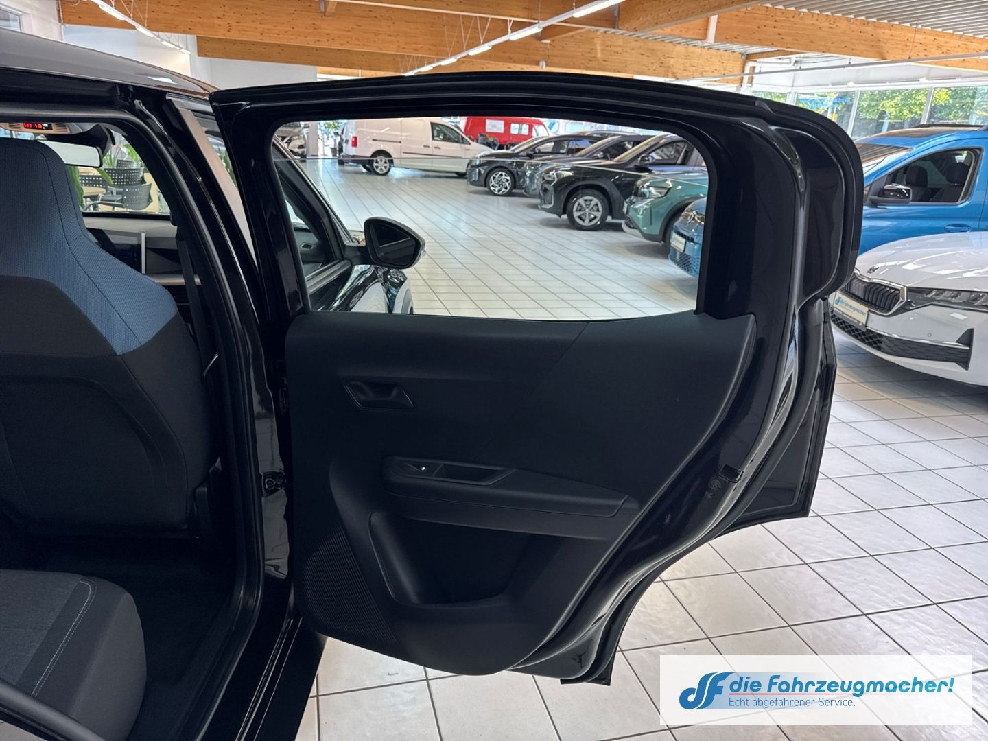Fahrzeugabbildung Opel Frontera Electric Edition 83 kW Digitales Cockpi