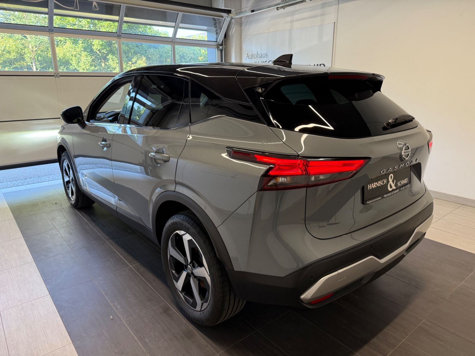 Fahrzeugabbildung Nissan Qashqai N-Con.AT Allrad,Winter-,Business-P.
