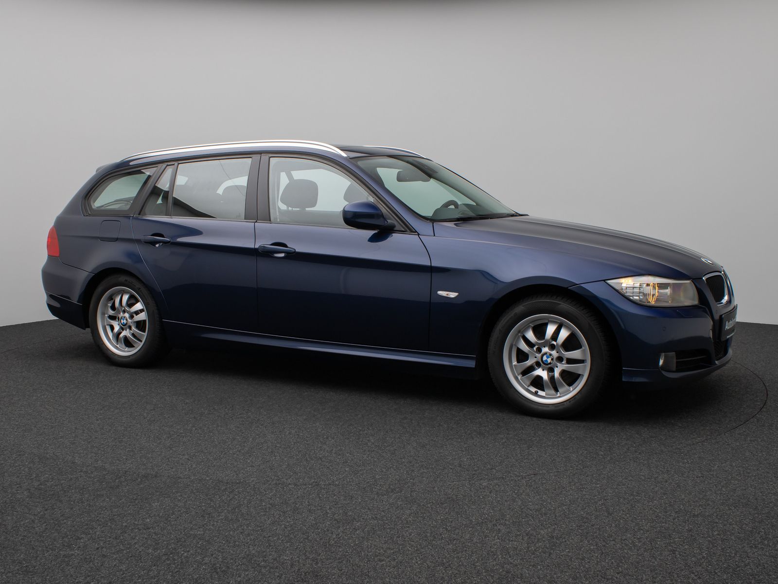 Fahrzeugabbildung BMW 320d PDC Navi Xenon Fernlichtassist Komfort AHK