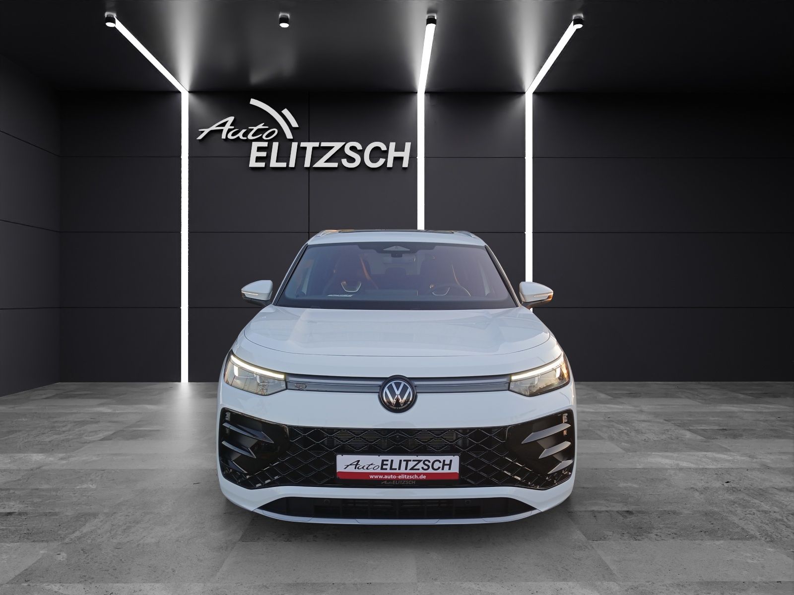 Fahrzeugabbildung Volkswagen Tayron R-Line TDI DSG 4M IQ.Light ACC STH AHK PA